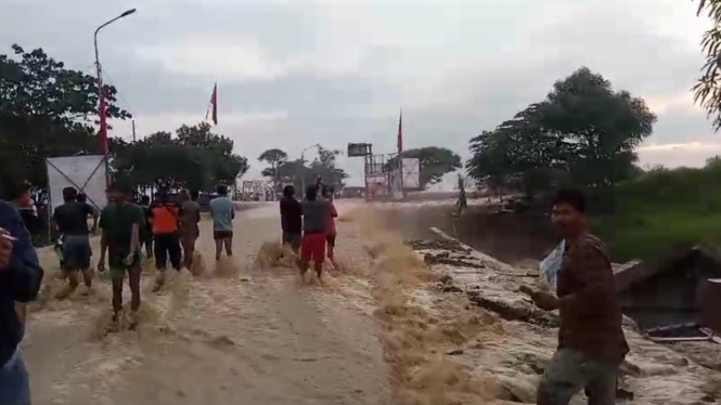 Banjir yang terjang Gubug Grobogan Selasa pagi.