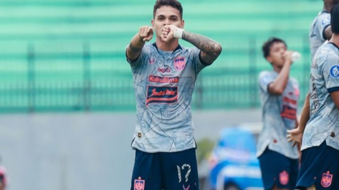 Gali Freitas rayakan gol untuk PSIS.