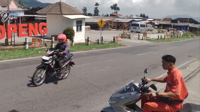 Pengendara tanpa helm banyal kena tilang di Jawa Tengah.