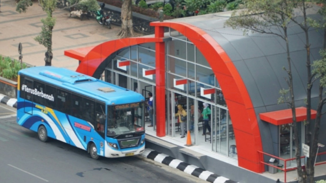 Bus Trans Semarang tarif Rp 4 Ribu bisa keliling.