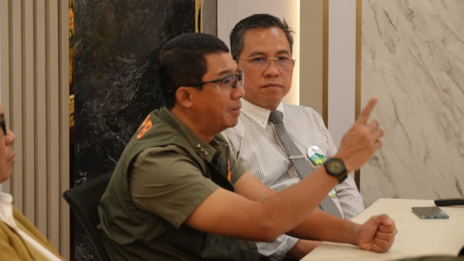Kepala BNPB saat meninjau RSI Sultan Agung Semarang.