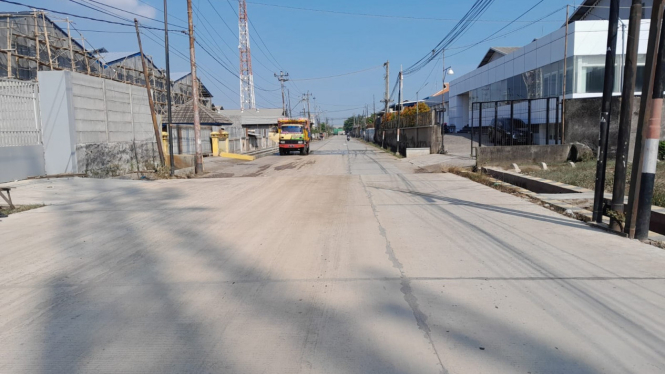 Jalan di Trimulyo Genuk Semarang yang sudah tidak banjir.