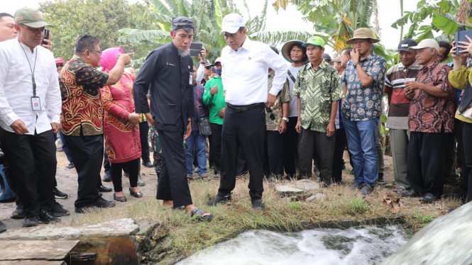 Menteri Pertanian cek banjir di Grobogan Jawa Tengah.