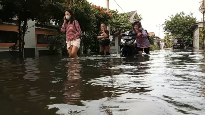 Banjir yang landa Kota Semarang.