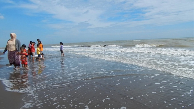 Wisata Pantai Jungsemi Kendal.