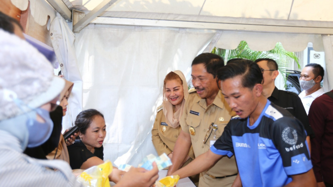 Walikota Semarang dan Pj Gubernur Jateng cek Bazar Ramadan.