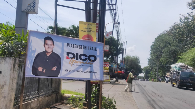 Baliho Dico Ganinduto terpasang di Semarang.