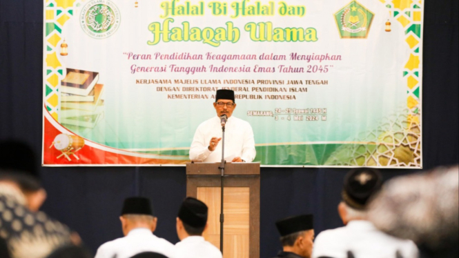 Pj Gubernur Jateng saat Halal Bihalal dan Halaqah Ulama Jateng.