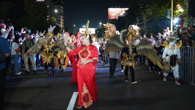 Wali Kota Semarang Mbak Ita saat Semarang Night Carnival 2024.