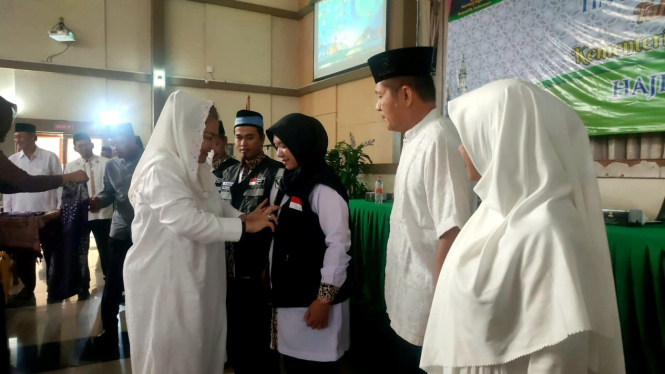 Wali Kota Semarang melepas ribuan calon jemaah haji Kota Semarang.