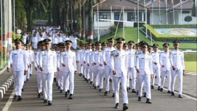 IPDN, salah satu sekolah kedinasan.