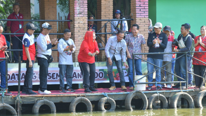Wali Kota Semarang Mbak Ita saat acara Lomba mancing di Semarang Zoo.