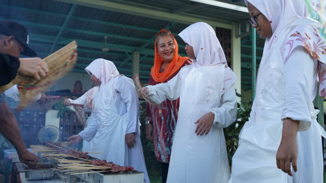 Anak-anak panti asuhan Yayasan DAIGI nyate bareng Wali Kota Semarang