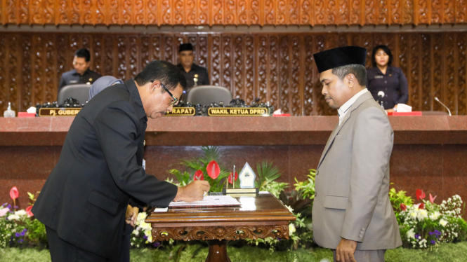 Persetujuan Raperda pada rapat paripurna DPRD Jawa Tengah