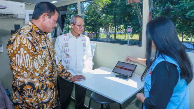 Pj Gubernur Jawa Tengah saat kegiatan Pembukaan Roadshow Bus KPK