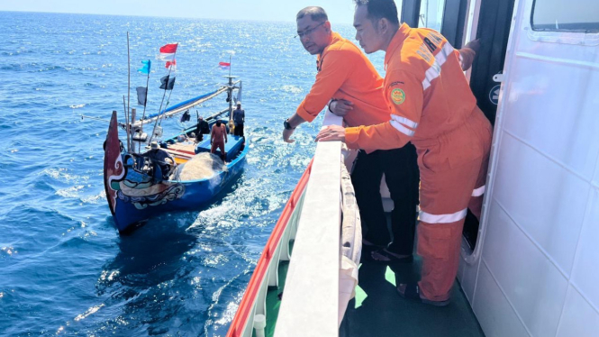 Tim Basarnas Semarang lalukan pencarian ABK KM Soneta