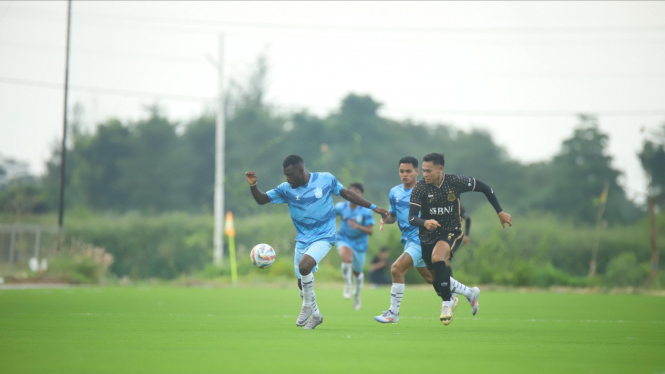 Laga ujicoba PSIS lawan Bhayangkara FC.