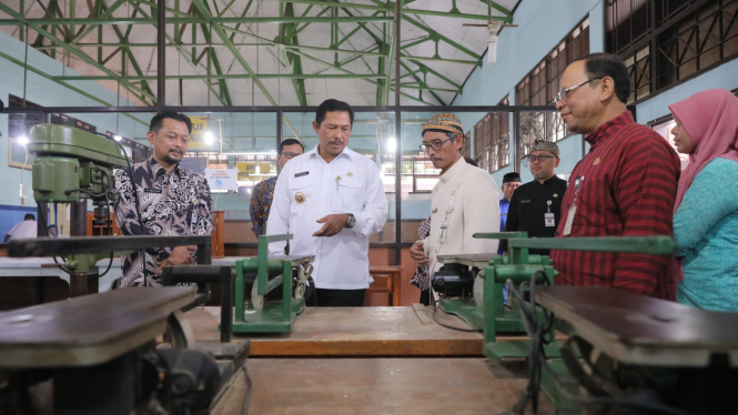 Pj Gubernur Jateng buka Pasar Rakyat dan Budaya di Surakarta