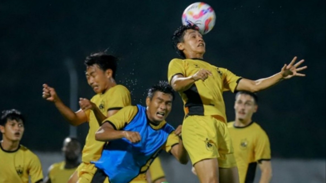 Pemain PSIS latihan jelang laga Lawan Persekat Tegal.