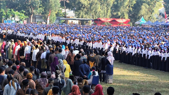 Ribuan mahasiswa baru UNNES ikuti PKKMB 2024.