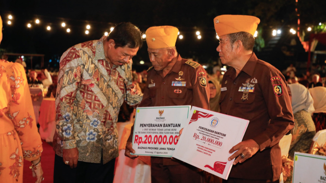 Pj Gubernur Jateng berikan tali asih kepada veteran di HUT RI