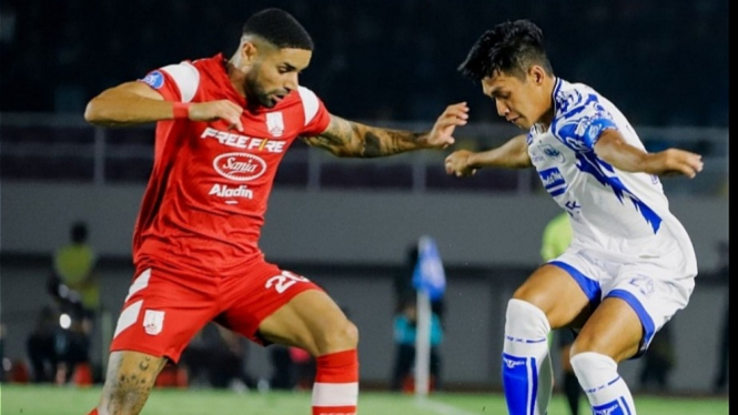 Laga Persis Solo lawan PSIS di Stadion Manahan.