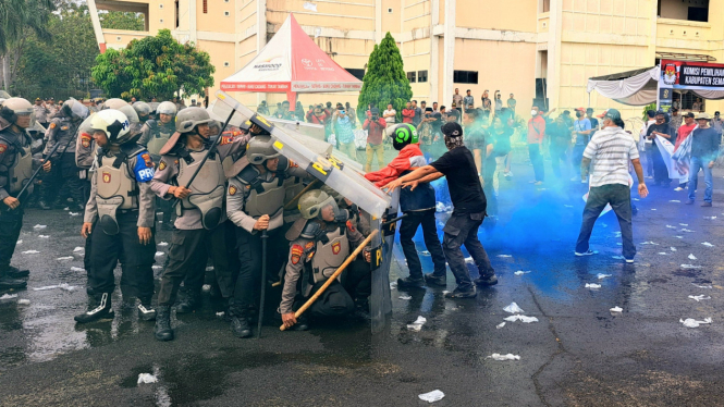 Simulasi Penanganan Kericuhan Pilkada 2024 Polres Semarang