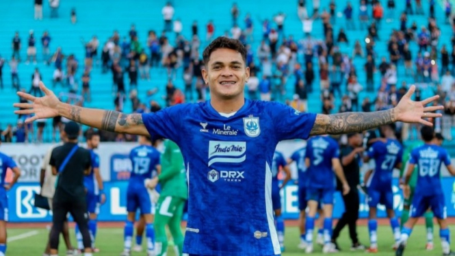 Gali Freitas pencetak gol PSIS atas PSBS Biak.