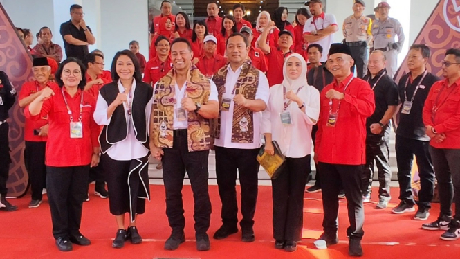 Andika Perkasa dan Hendrar Prihadi daftar Pilkada di KPU Jateng.