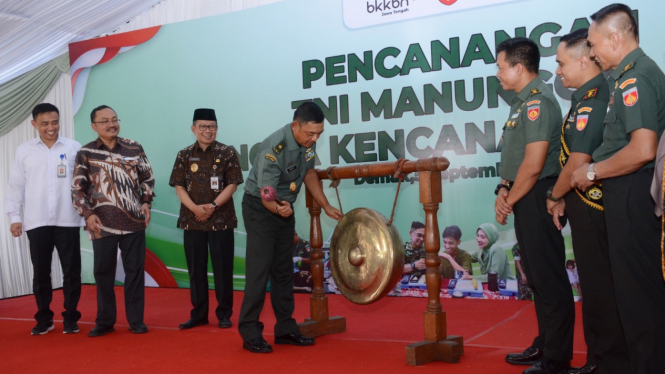 Kasdam IV Diponegoro buka TNI Manunggal KB Kesehatan di Demak