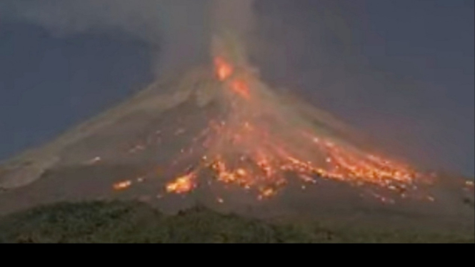 Awan panas di Gunung Merapi Jateng DIY.