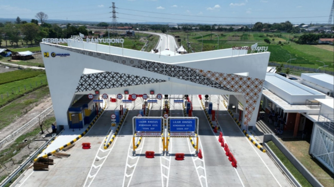 Gerbang Tol Jalan tol Solo-Jogja.