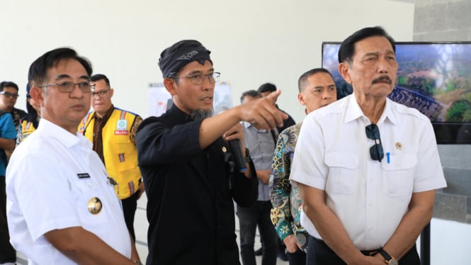 Sekda Jateng dampingi Menko Marinves Luhut Panjaitan di Borobudur