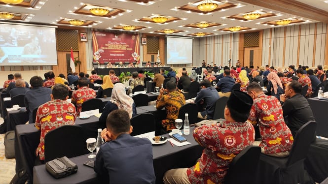 Sidang pleno KPU Jateng tetapkan DPT Pilkada.