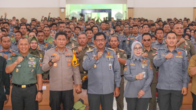 Pj Gubernur Jateng bersama Satlinmas siap amankan Pilkada