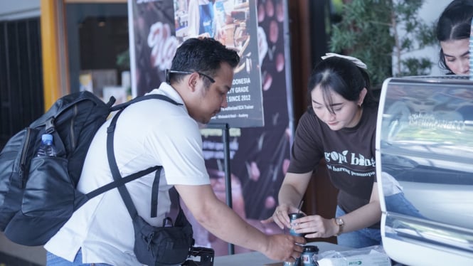 Kopi gratis di Stasiun Tawang rayakan HUT KAI