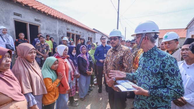 Pj Gubernur Jateng temui warga terdampak rob di Pekalongan