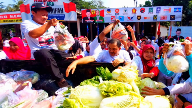 Sayur Mayur Seberat 1 Ton Di Bagikan Ke Masyarakat