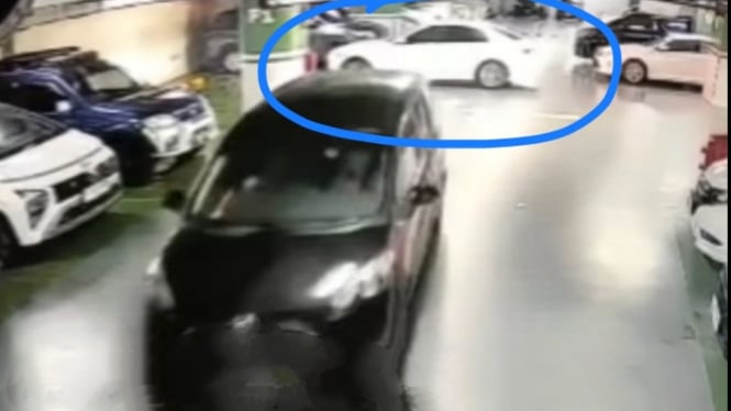 CCTV detik-detik pencurian mobil di Hotel Tentrem.