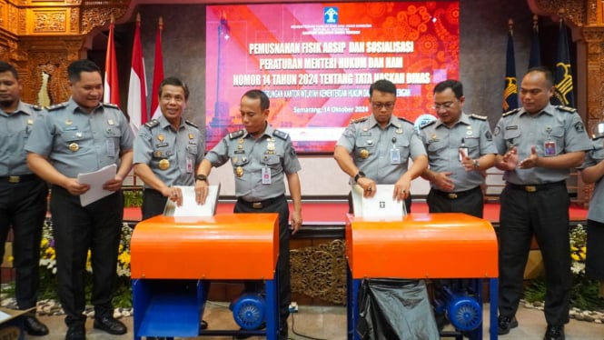 Pemusnahan Fisik Arsip di Kemenkumham Jateng.