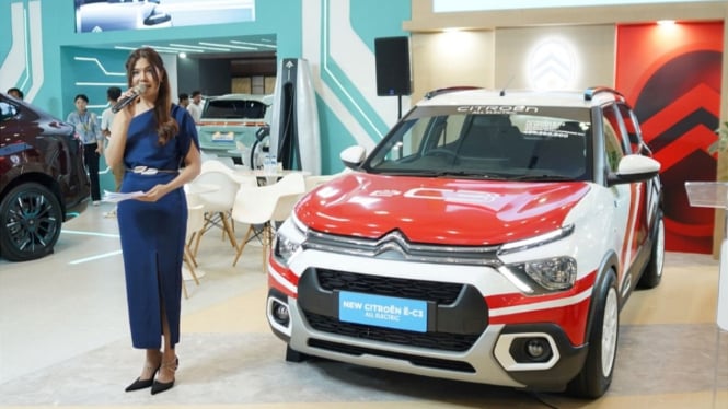 Citroën hadirkan mobil special display di ajang GIIAS Semarang 2024.