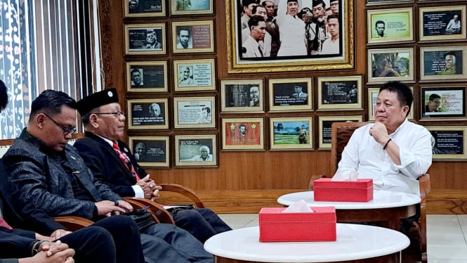 Ketua DPRD Salatiga Bersama Kongres Advokat Indonesia