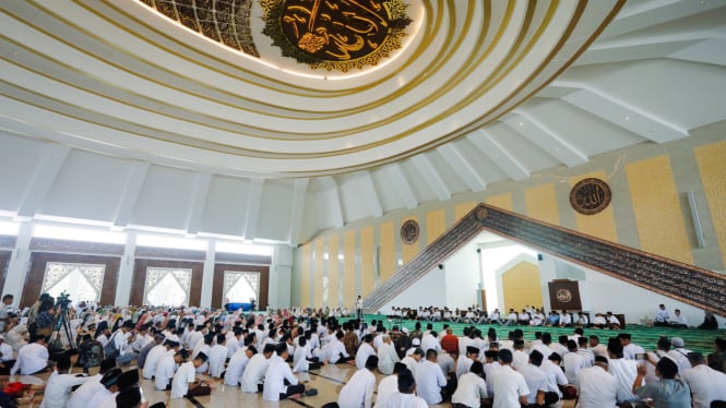 Keindahan Masjid Agung Jawa Tengah An Nuur Magelang