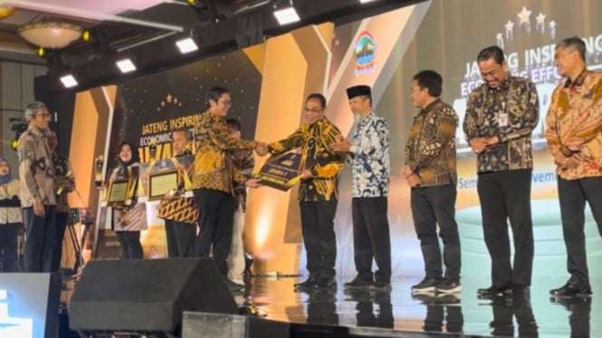 Penghargaan Inspiring Economic Effort Award untuk Kota Semarang