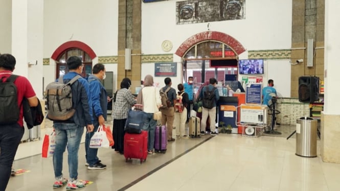 Suasana di Stasiun Tawang Semarang.