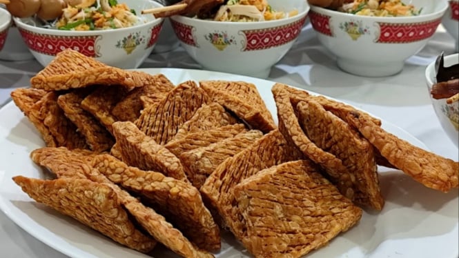 Tempe goreng garing ala Soto Lamongan.