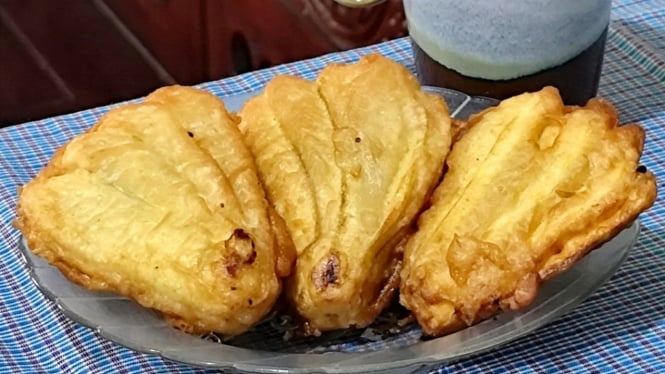 Pisang goreng krispi dan legit.