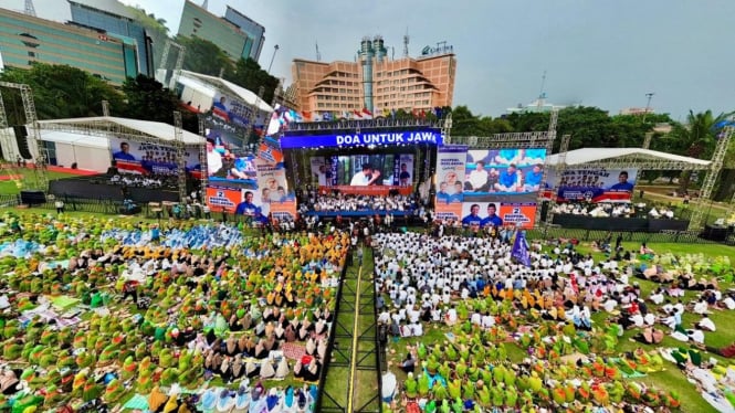 Kampanye Luthfi-Yasin dengan dia bersama di Simpanglima Semarang.