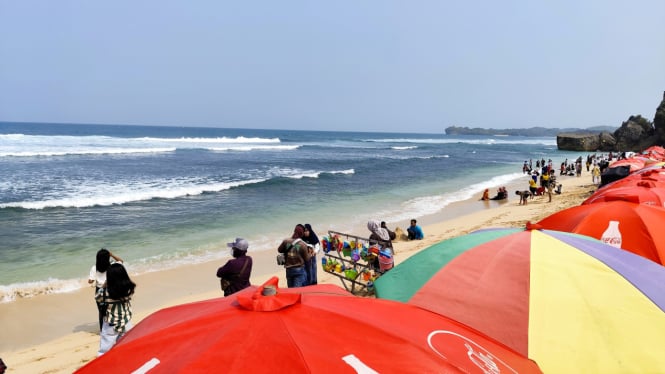 Pantai Indrayanti Gunung Kidul.