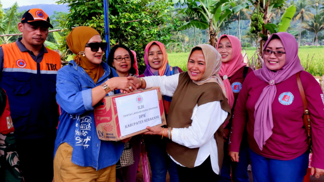 Ketua DPW ILDI Kab. Semarang Serahkan Bantuan Korban Banjir